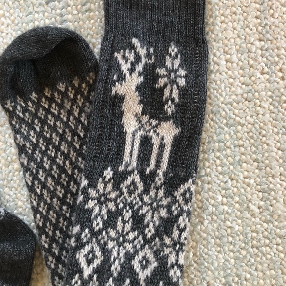 Wool blend knee high socks with reindeer pattern. - Picture 2 of 2